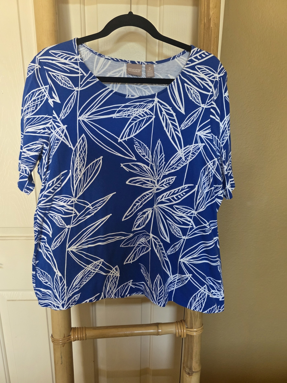 Chico's Blue Scoop Neck Leaf Print Top